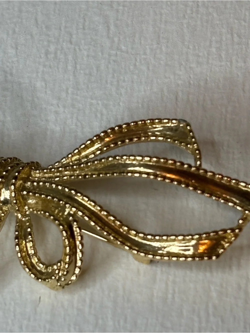 Vintage Trifari Gold Tone Bow Brooch Pin